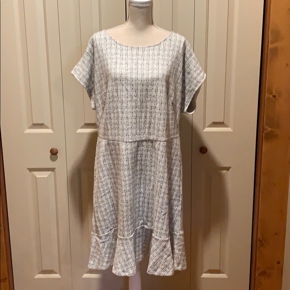 LOFT Dresses & Skirts - EUC LOFT Gray & Cream Dress PERFECT CONDITION!